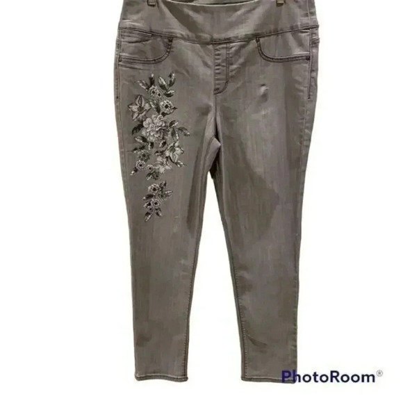 Style & Co Boyfriend Jeans Womens Stretch Floral - Picture 1 of 13